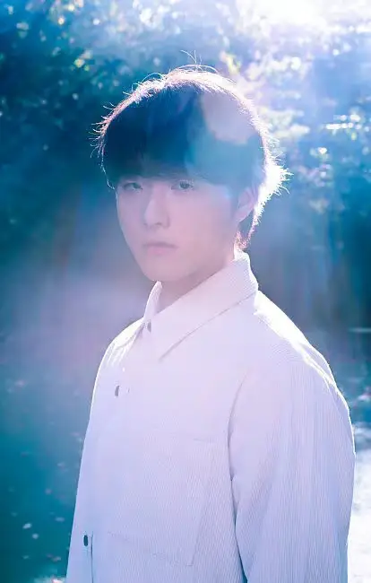 AfterMoon member Lee Jong Hoon