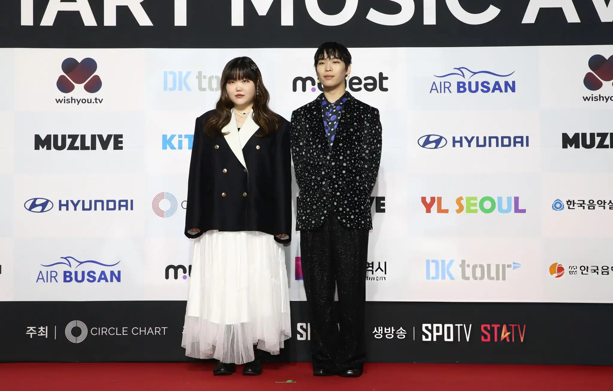 Lee Suhyun and Lee Chanhyuk of AKMU