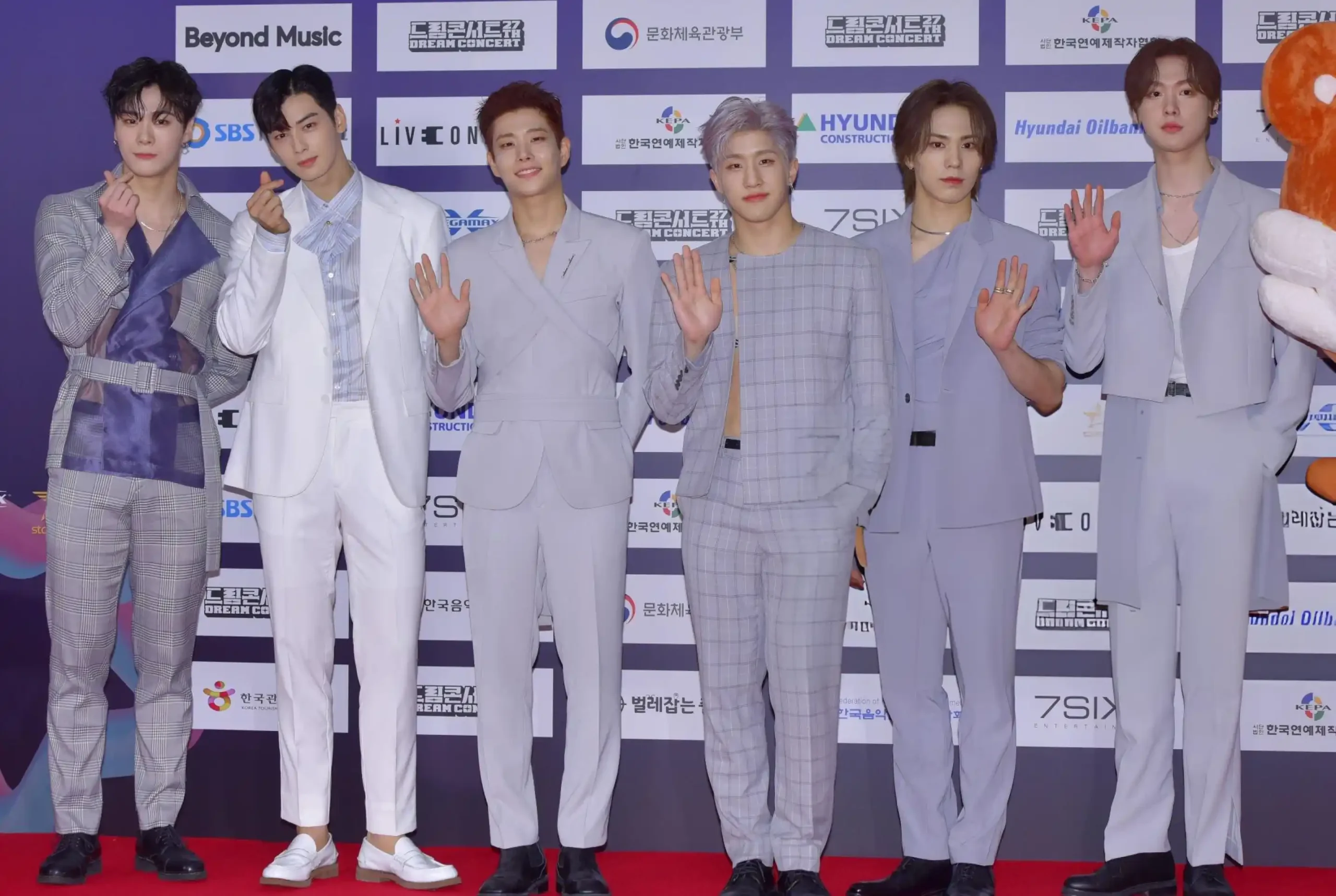 ASTRO Members: MJ, Jinjin, Cha Eunwoo, Sanha, Rocky, Moonbin