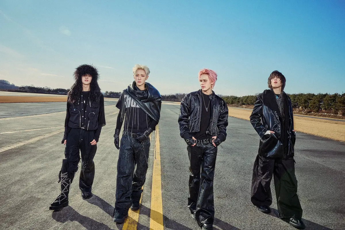 AxMxP members are Ha Yoojoon, Cru, Kim Shin, and Juhwan.