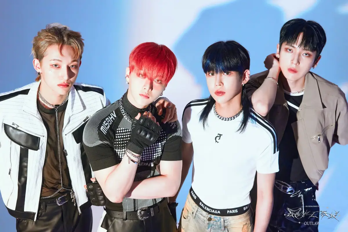 Bz-Boys members are Bon, Taewoong, and Seunghyun.