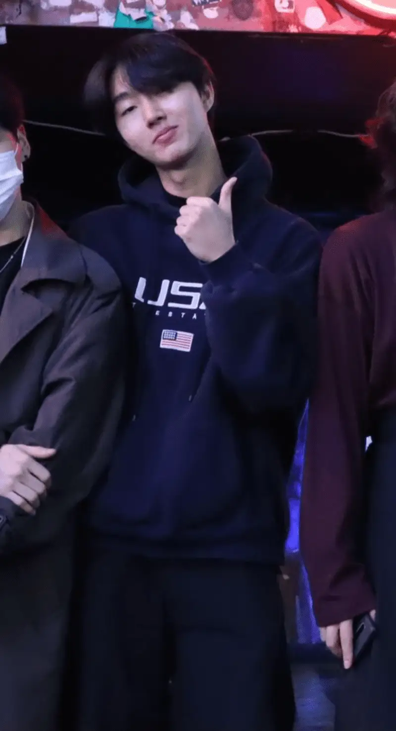 Confined White member Taebeom