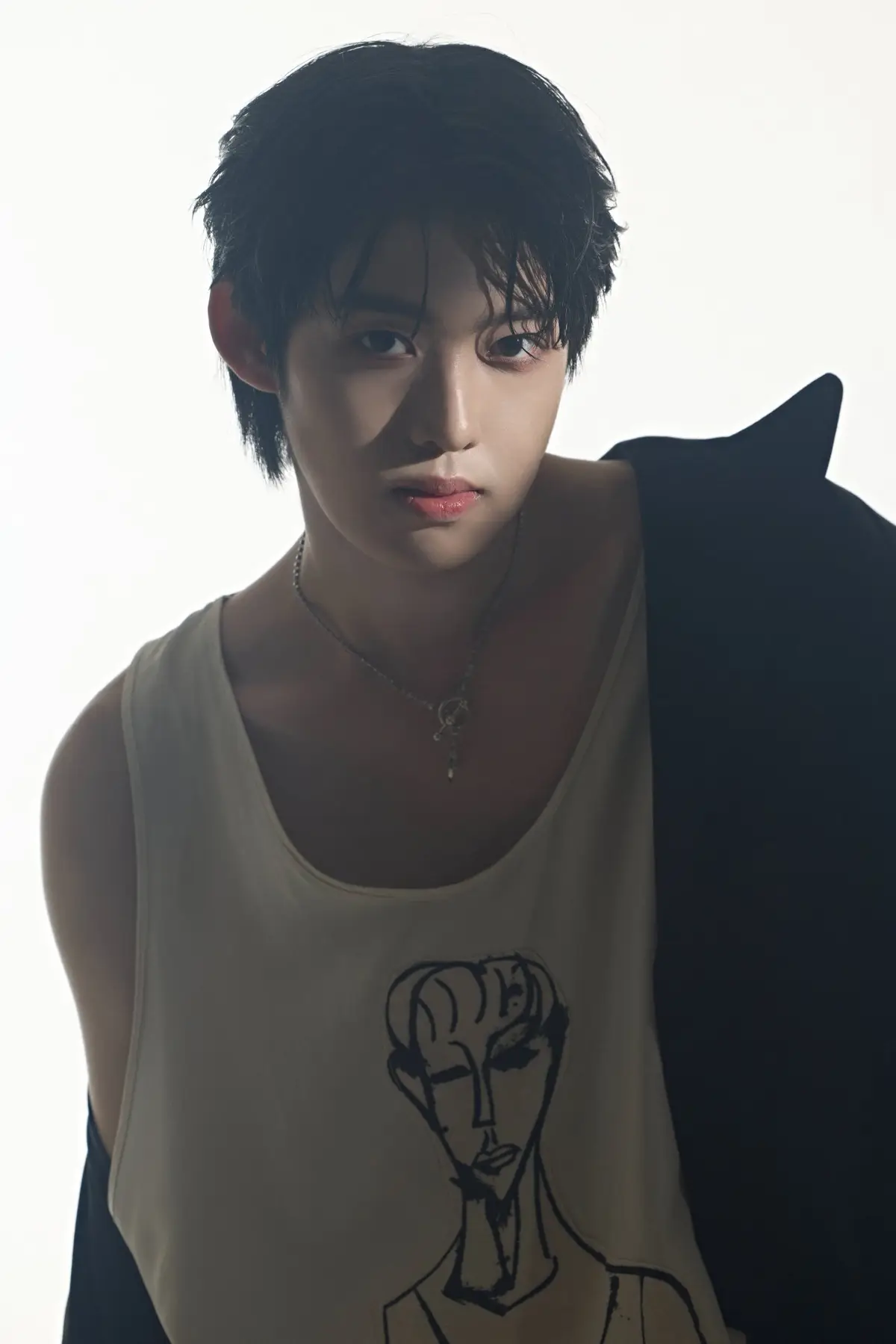 Double 0ne member Doha