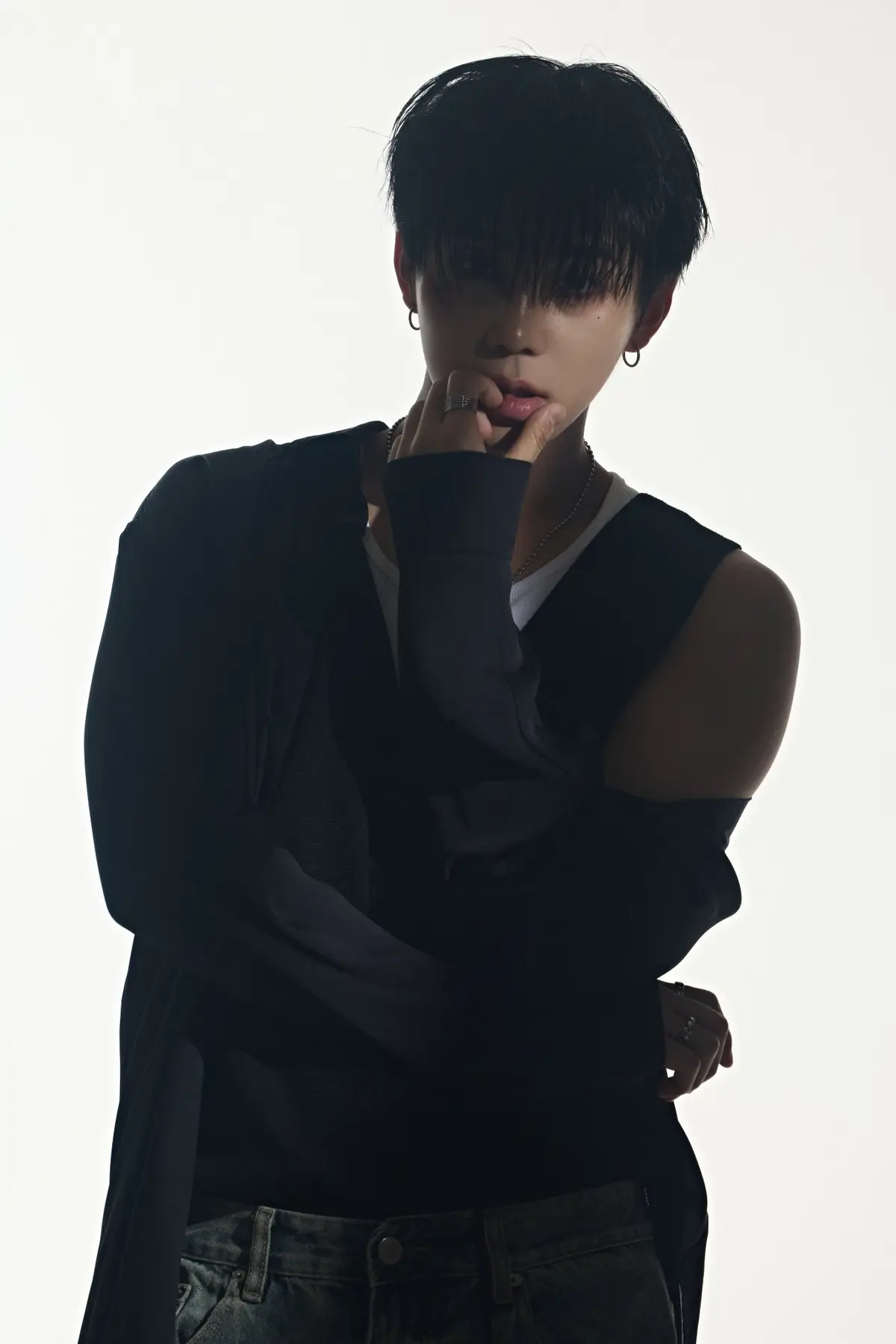 Double 0ne member Junseo