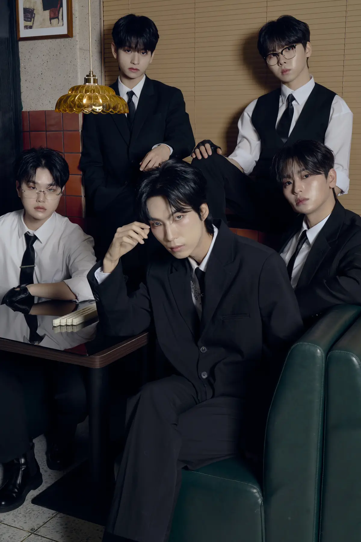 DROP members are Cheol Kyu, Seung Woo, Gyu Eon, Jae Won, and Ju Sung.