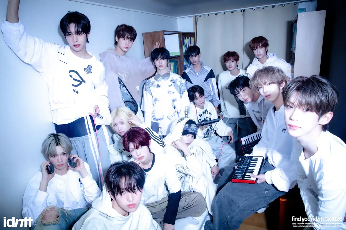 idntt members are Nam JiWoon, Kim DoHun, Lee CheongMyeong, Choi TaeIn, Han YeJoon, Towa, Kim JuHo, Kim SeongJun, Kim HeeJu, Lee JaeYoung, Choi GyeongBeen, Park NuRi, Hwang EunSoo, Lee HwanHee, and Lee KyuHyuk.