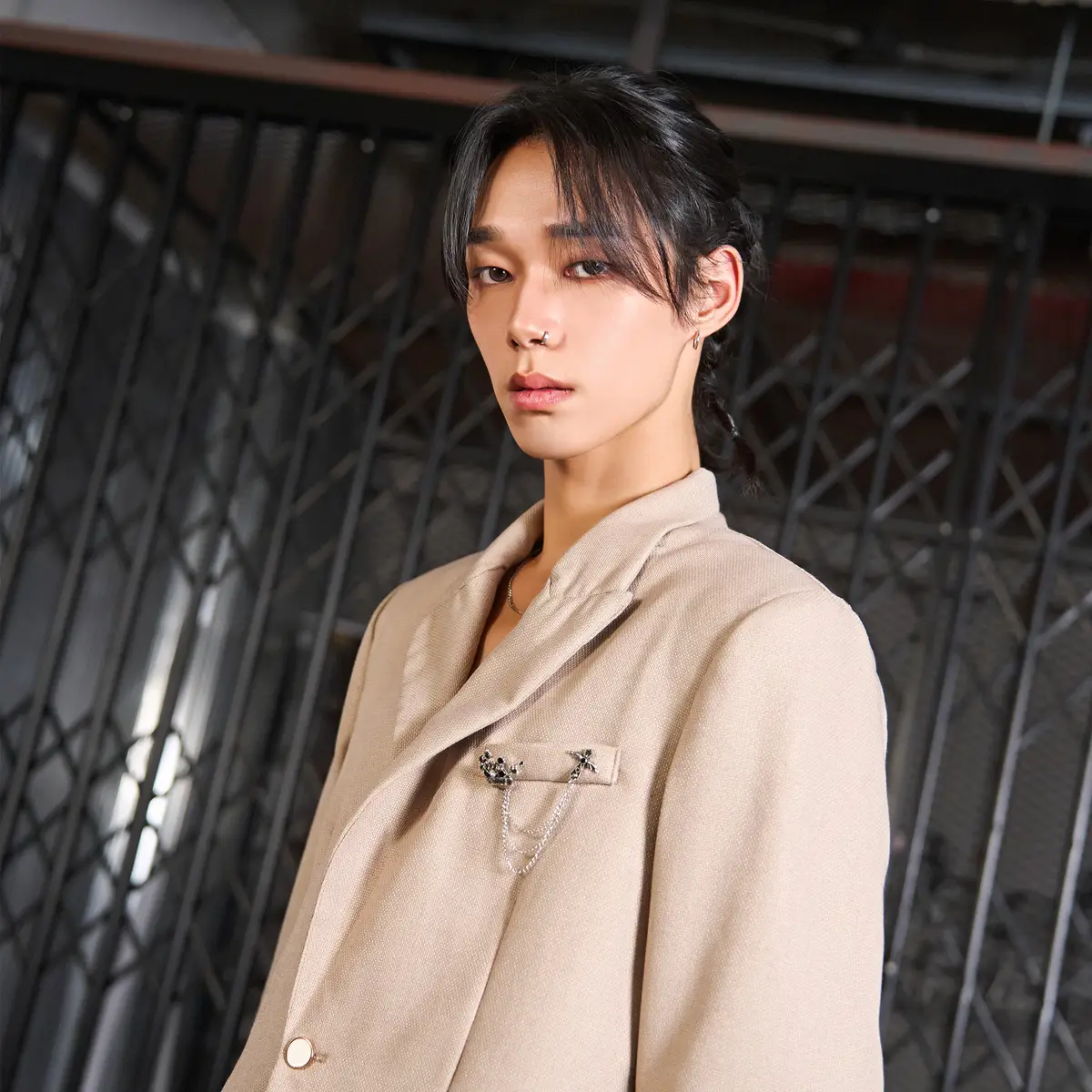 LEVERGENT member Khain