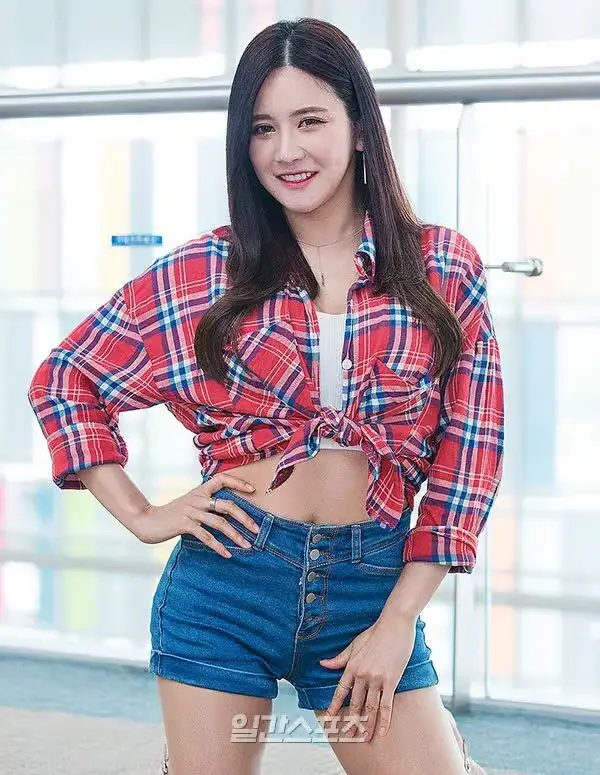 LUX Members Profile LUX former member Dokyung