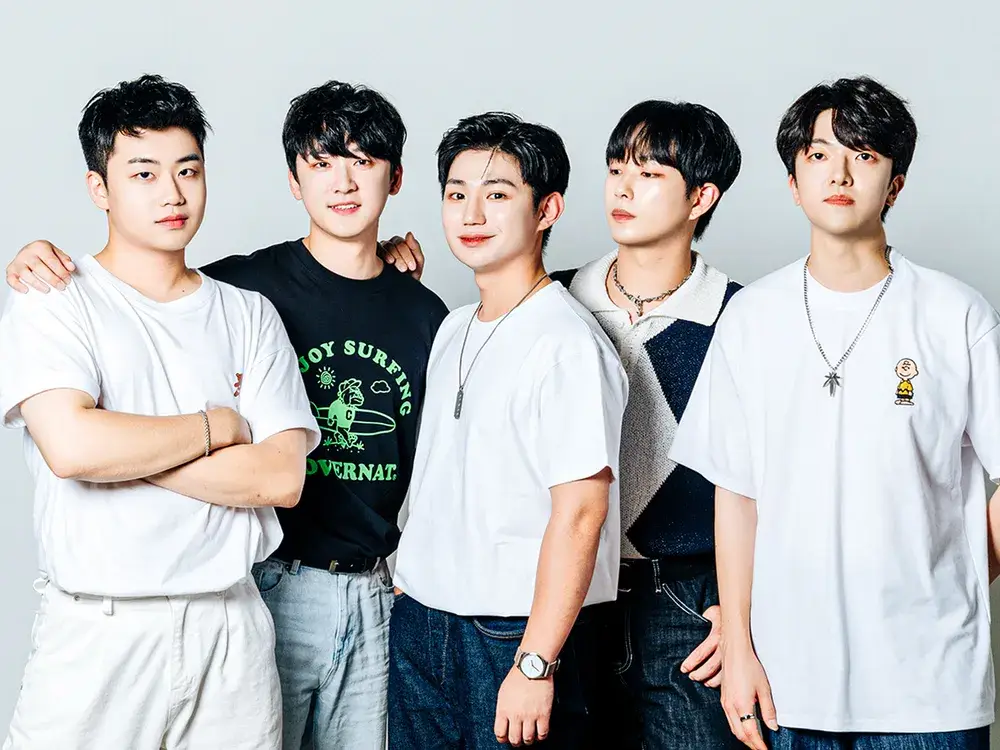 Mongdoll members are Lee Donghui, Kim Taejun, Yang Kwangjun, Jang Kyungchun, and Lee Hongkyun.