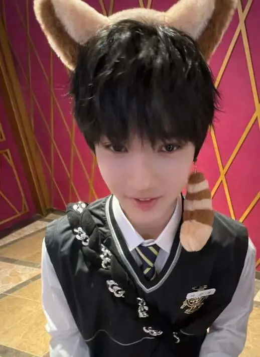 OUIBOYS member Seungwoo