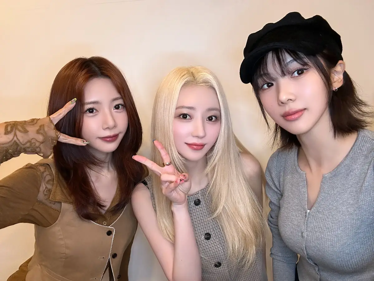 UAU Members: Jiu, SuA, and Yoohyeon