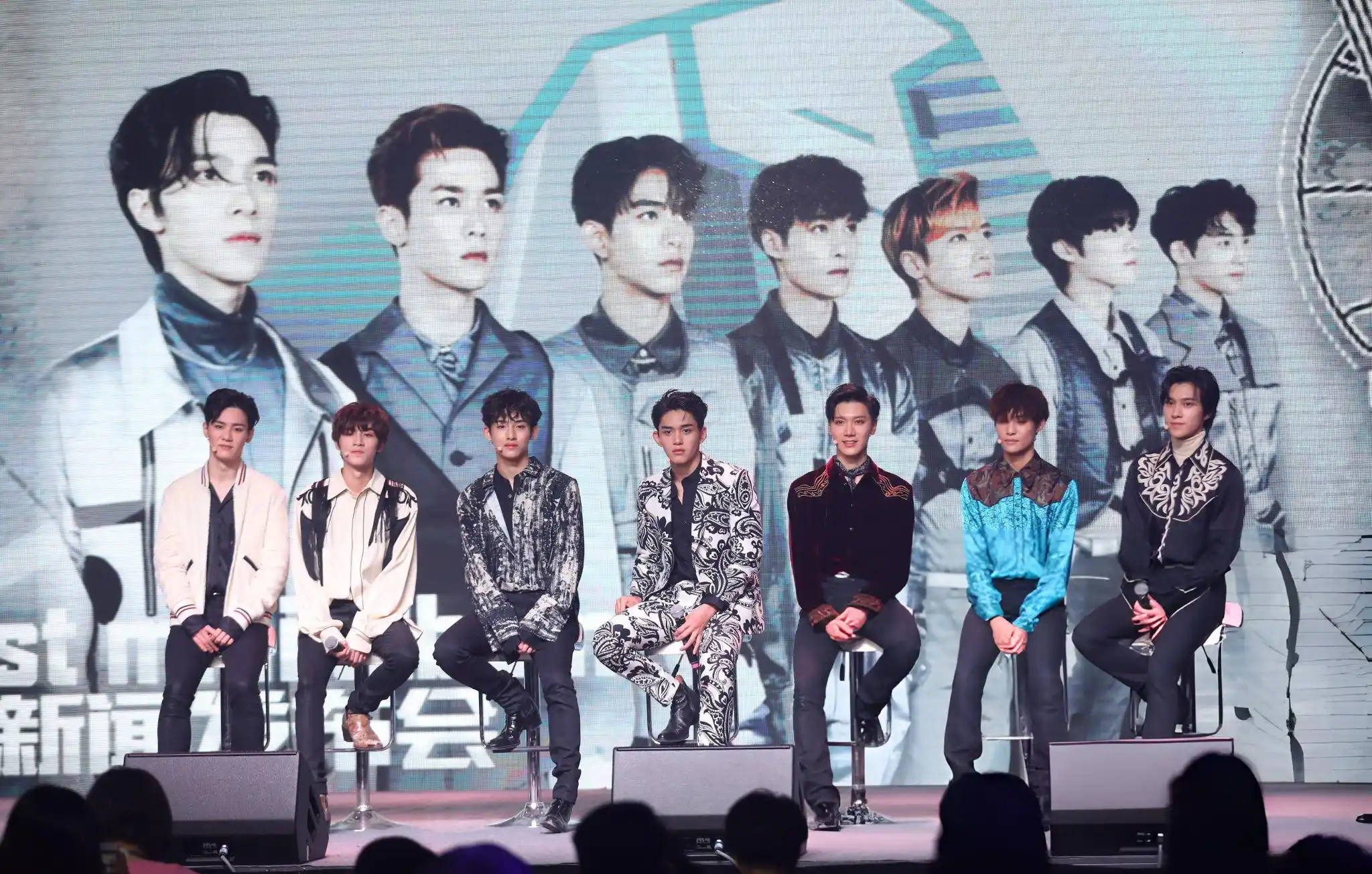 WayV Members: Kun, Ten, Winwin, Lucas, Xiaojun, Hendery, and Yangyang