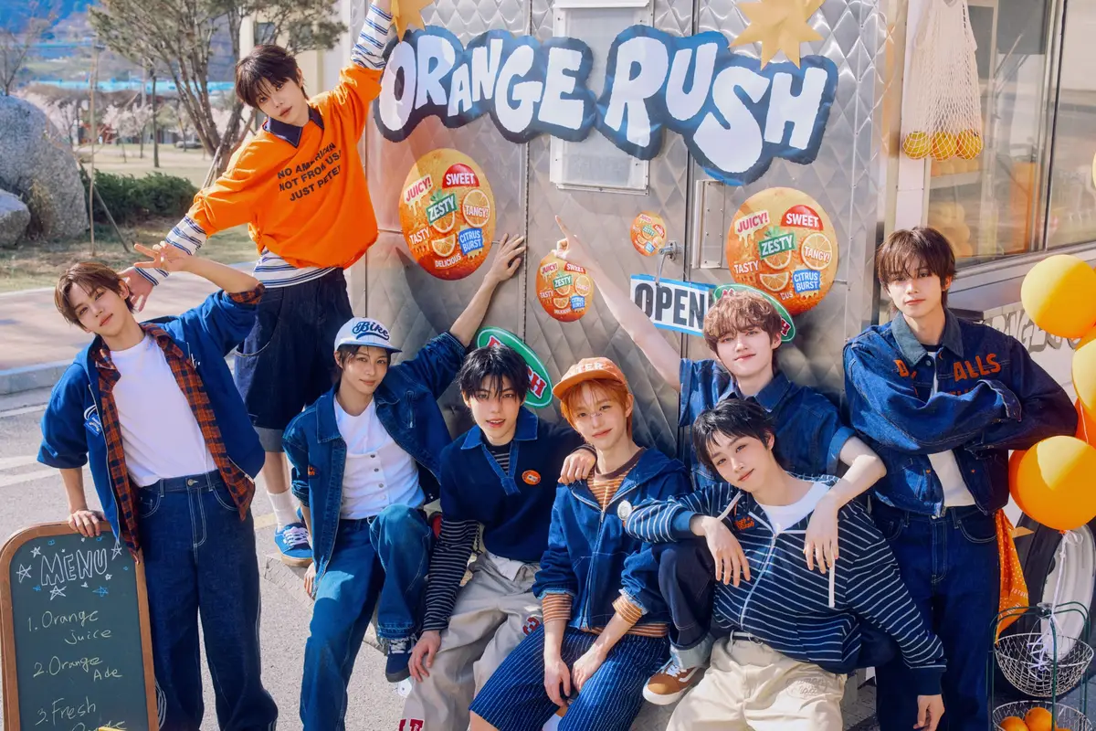 YUHZ members are Hyo, Bohyeon, Haruto, Junseong, Jaeil, Kai, Yeontae, and Sechan.
